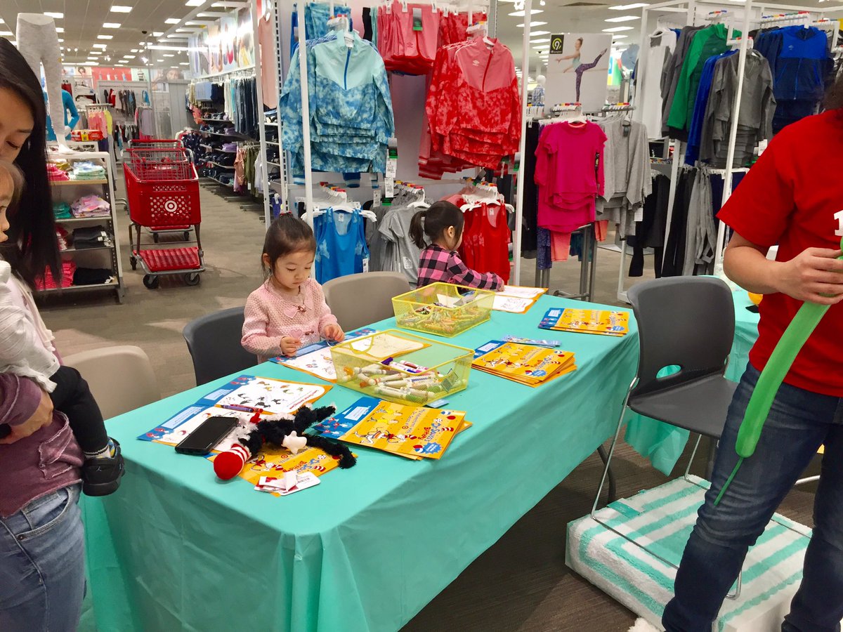 TargetVM_Philly's tweet image. Happy Birthday Dr. Seuss!! Our team member Dr. Zeus did a wonderful job today reading, making balloon animals and coloring with the kids. Who doesn’t love a little story time?! #drseussweek #drseuss #coloringbooks #storytime #target #targetevent #targetdoesitagain #teamtarget