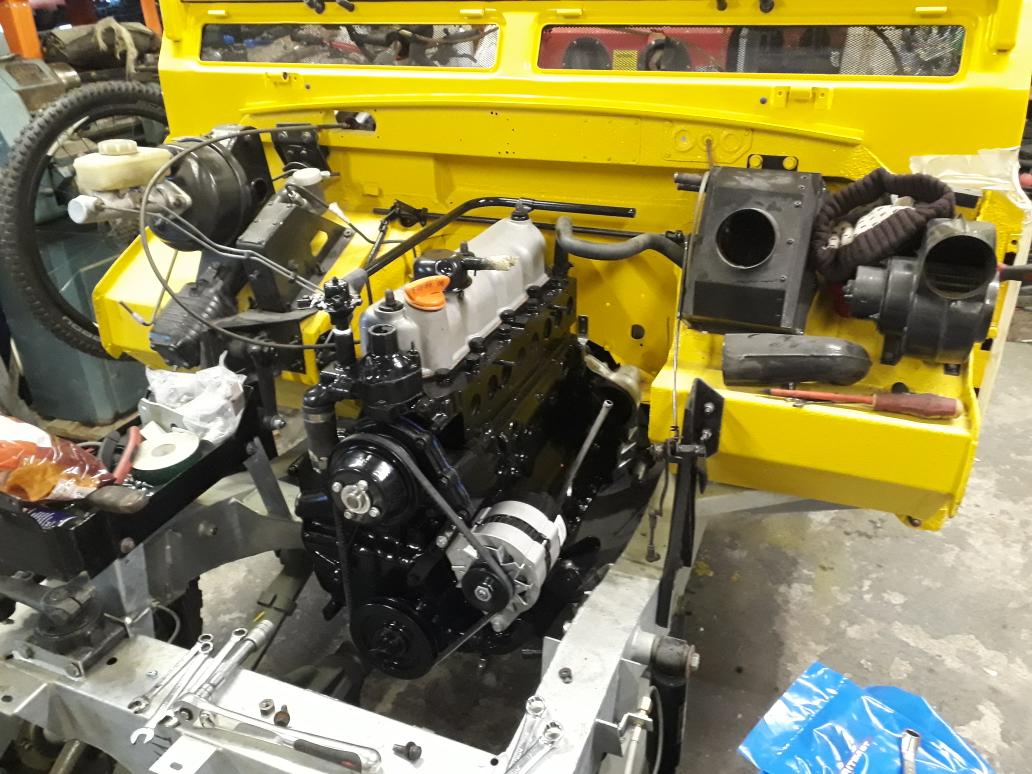 stacksquare1's tweet photo. Engine in and bolted up. Some progress after weeks doing all the little jobs. https://t.co/6jGMQz4GDv