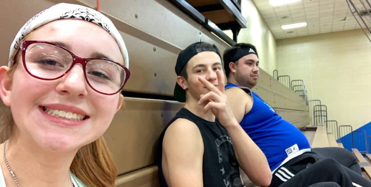 echsblazeline's tweet photo. Halfway through rehearsal... IT’S SHOW DAYYY https://t.co/svwxaqSaEP