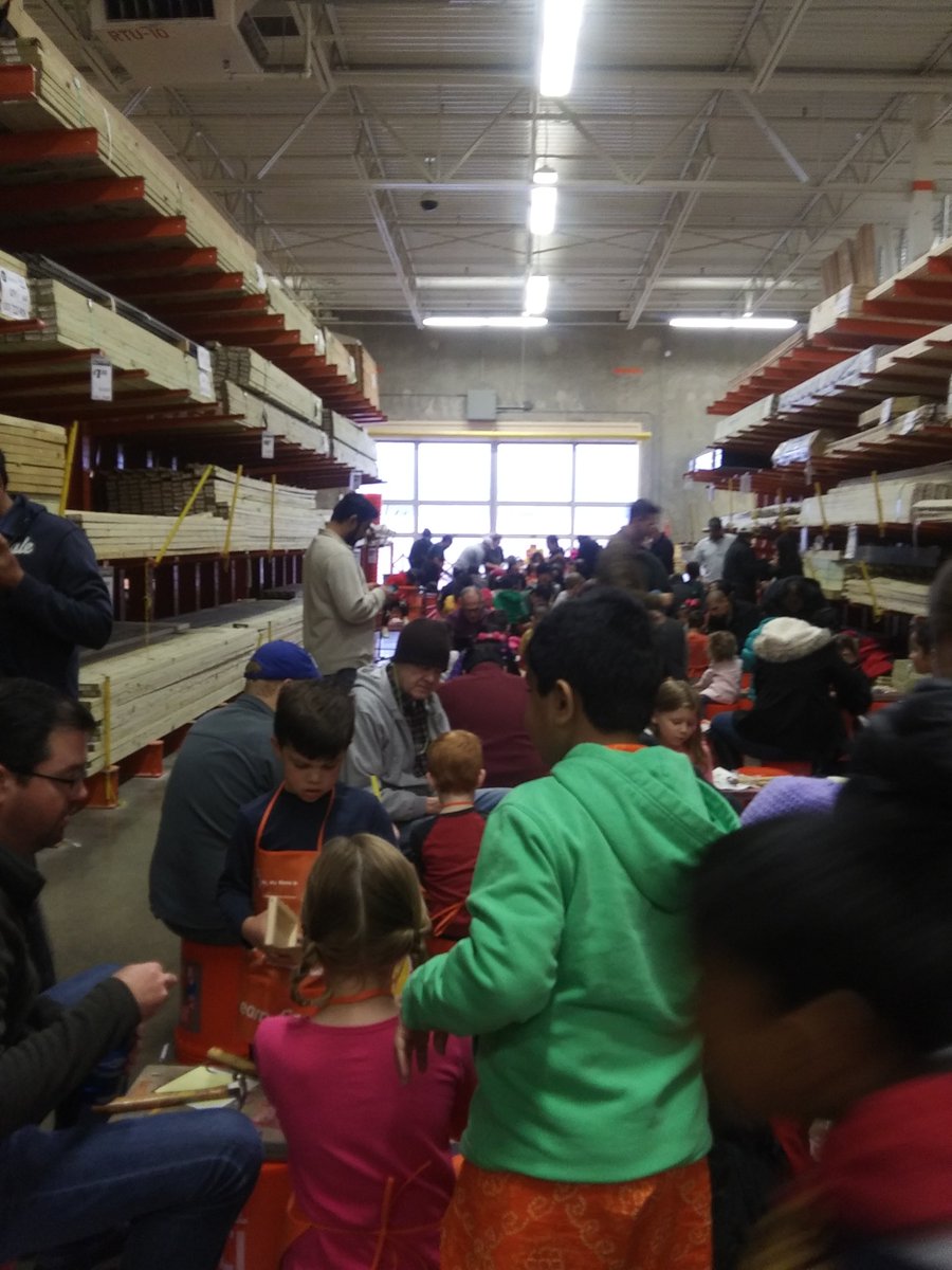 hombrew01's tweet photo. WOW!!! 6809 can sure bring the kids in, it's 10:30 and we have already had 216 kids. Having a blast!! https://t.co/uqg8cqD7xC