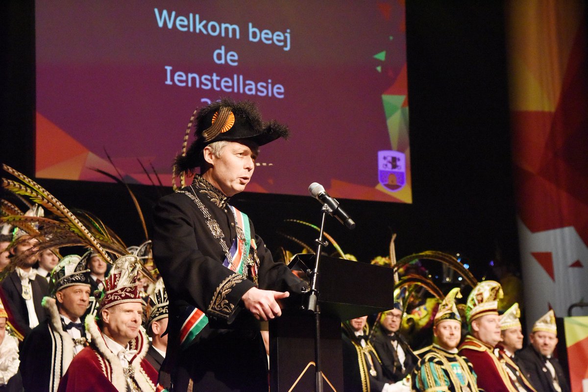 De sleutels zien aovergedraage ân alle prinse ien os gemaente.