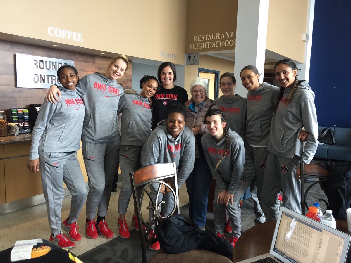 hodorock's tweet photo. @OhioStateWBB a big thank  you to the women’s basketball team for this picture.  So happy to meet you and I love your smiles. https://t.co/lr2jDe0qNb