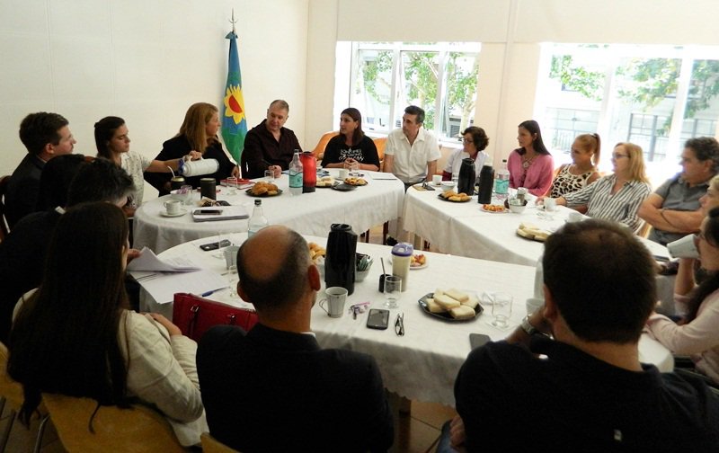 CdOdontologos's tweet photo. Lissalde y autoridades del Colegio de Odontólogos se reunieron para avanzar en la reforma de la ley 8119 @RicardoLissalde @Guillebauer77 @guillercastello @Drawaisman @HoracioCompte #Odontología #SaludParaTodos #COMEI @HCDiputadosBA @dipbonaerenses @infogbelgrano @InfoPlatensetw https://t.co/t2HM9bSlAe