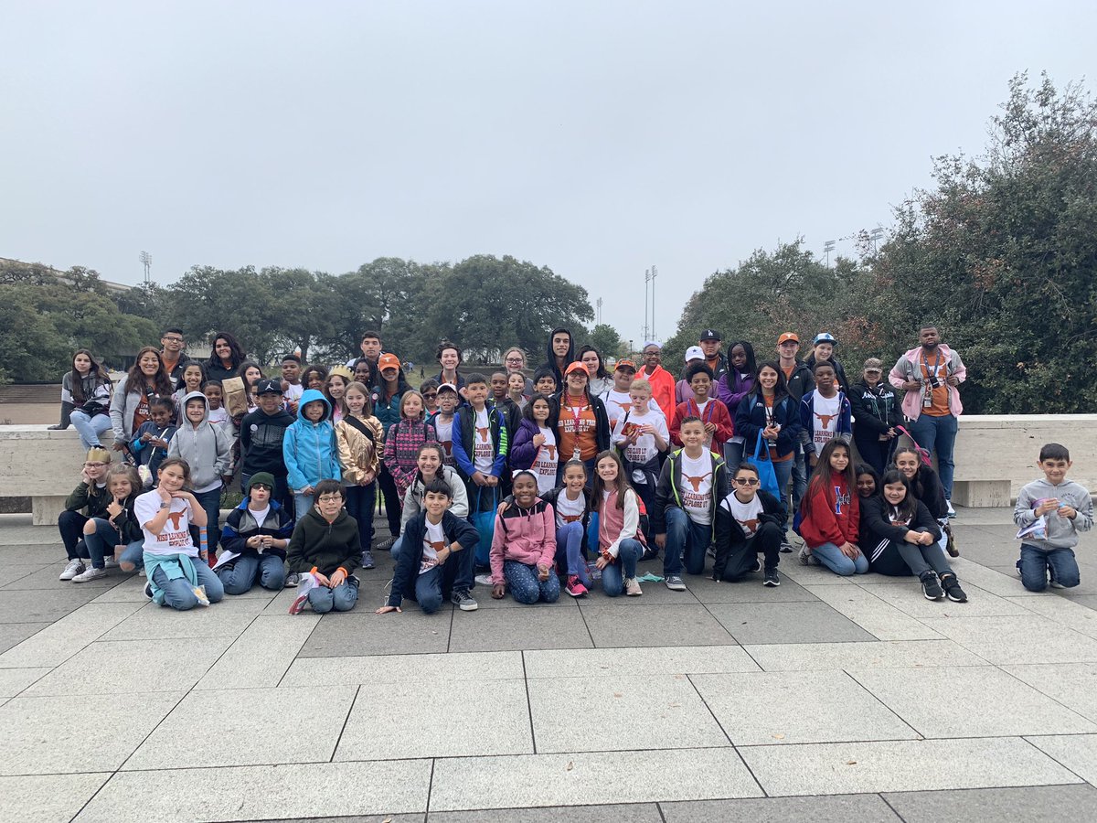 LT_BiancaM's tweet photo. Thank you @UTAustin! @NISDLearningTre students had a great time at #ExploreUT! #LTexploreUT2019 #ThisIsNorthisde #ThisisLearningTree #HookEm #FutureLonghorns 🤘 https://t.co/TqKRdh3ywq