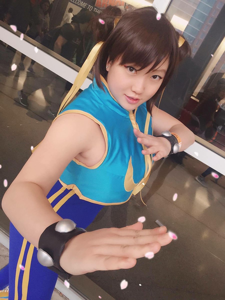 CURIEUXQUEEN's tweet image. Missing the Arnold and missed Chun Li's birthday yesterday. One of my favorite costumes though so have a throwback ♡