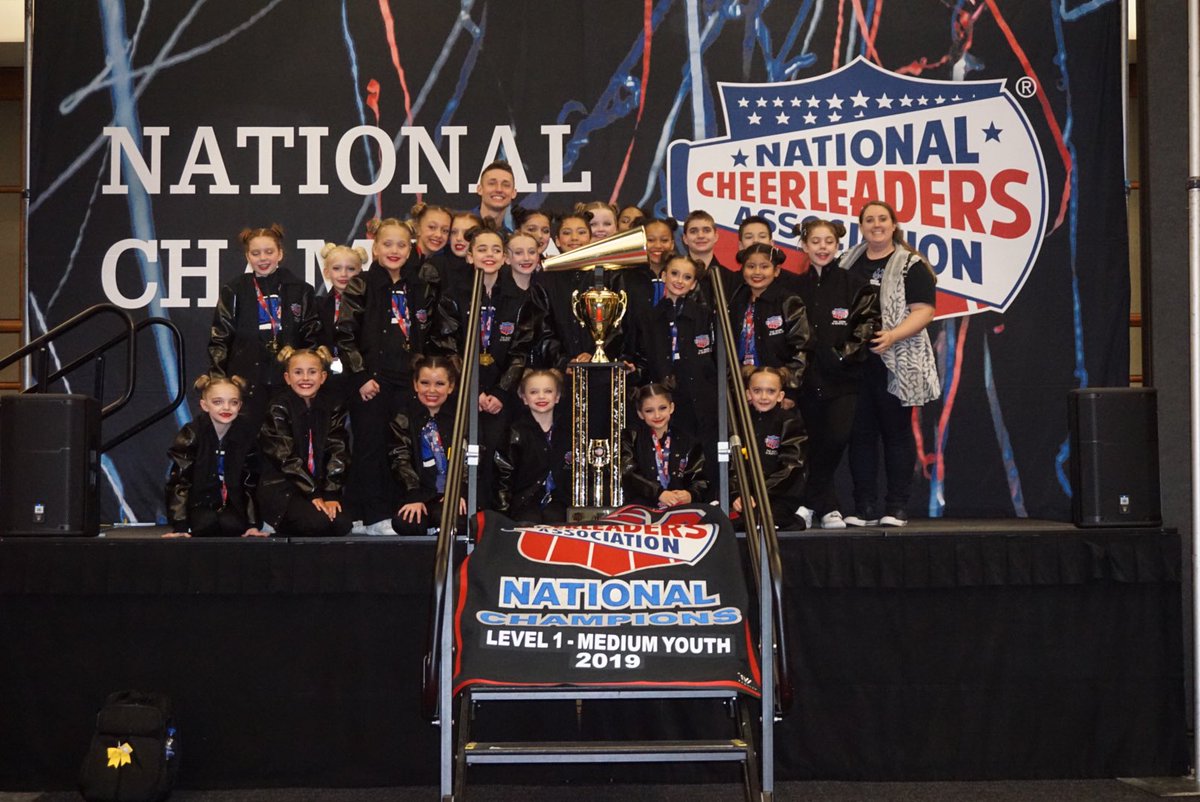 CA_KittyKatz's tweet photo. Your 2019 Medium Youth Level 1 National Champions 😻 #NCANationals2019 #TheWorkIsWorthIt #backtobacktobacktobacktobacktoback💙🎉🥇🏆☝🏻 https://t.co/7Q278K5wuw