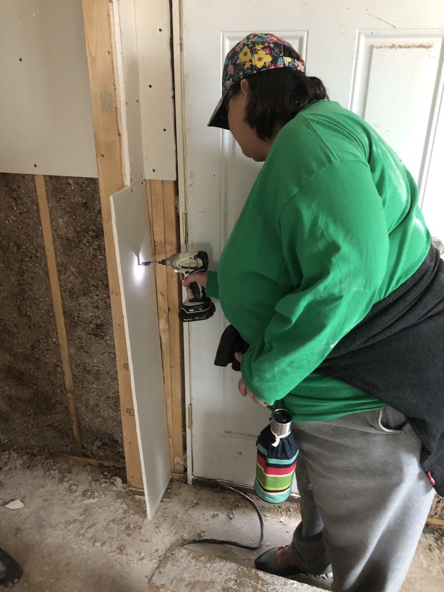 MrsEdkind's tweet photo. Lamar volunteering for habitat for humanity. What a blessing it is to help others! @LamarElementary #BeTheOne #IAmLamar #IAmWfisd https://t.co/ZZxcQeXPxI
