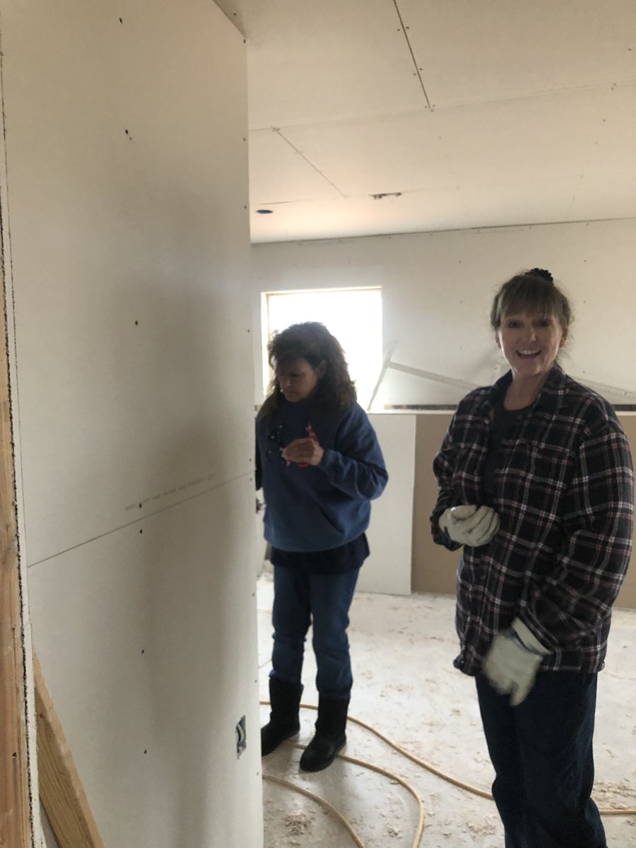 MrsEdkind's tweet photo. Lamar volunteering for habitat for humanity. What a blessing it is to help others! @LamarElementary #BeTheOne #IAmLamar #IAmWfisd https://t.co/ZZxcQeXPxI