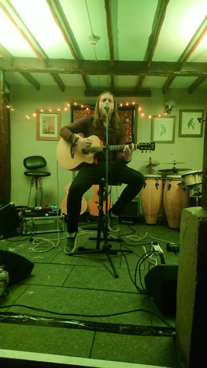 PerformersPints's tweet photo. @ElJayAcoustic, a singer songwriter from Bedfordshire currently performing on stage @RisingSunPotton for @PerformersPints, a really strong voice and great original songs too https://t.co/DZcfog80FR