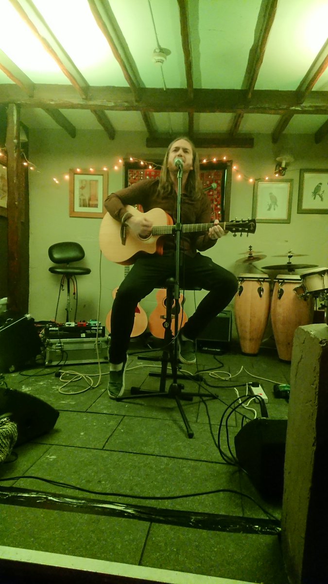 PerformersPints's tweet photo. @ElJayAcoustic, a singer songwriter from Bedfordshire currently performing on stage @RisingSunPotton for @PerformersPints, a really strong voice and great original songs too https://t.co/DZcfog80FR