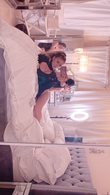 Got a new bed so took an insta thot pic https://t.co/3Wsc4HSqEn