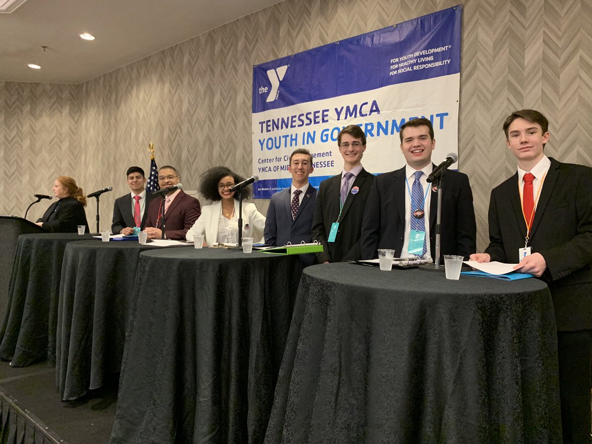 HayslipSteve's tweet photo. Proud and Honored to once again serve as Moderator for the @TNCCE Gubernatorial Debate! Hundreds of the brightest high schoolers in #TN are taking part! #brightfuture #sharpkids https://t.co/Tdgo67p7QA