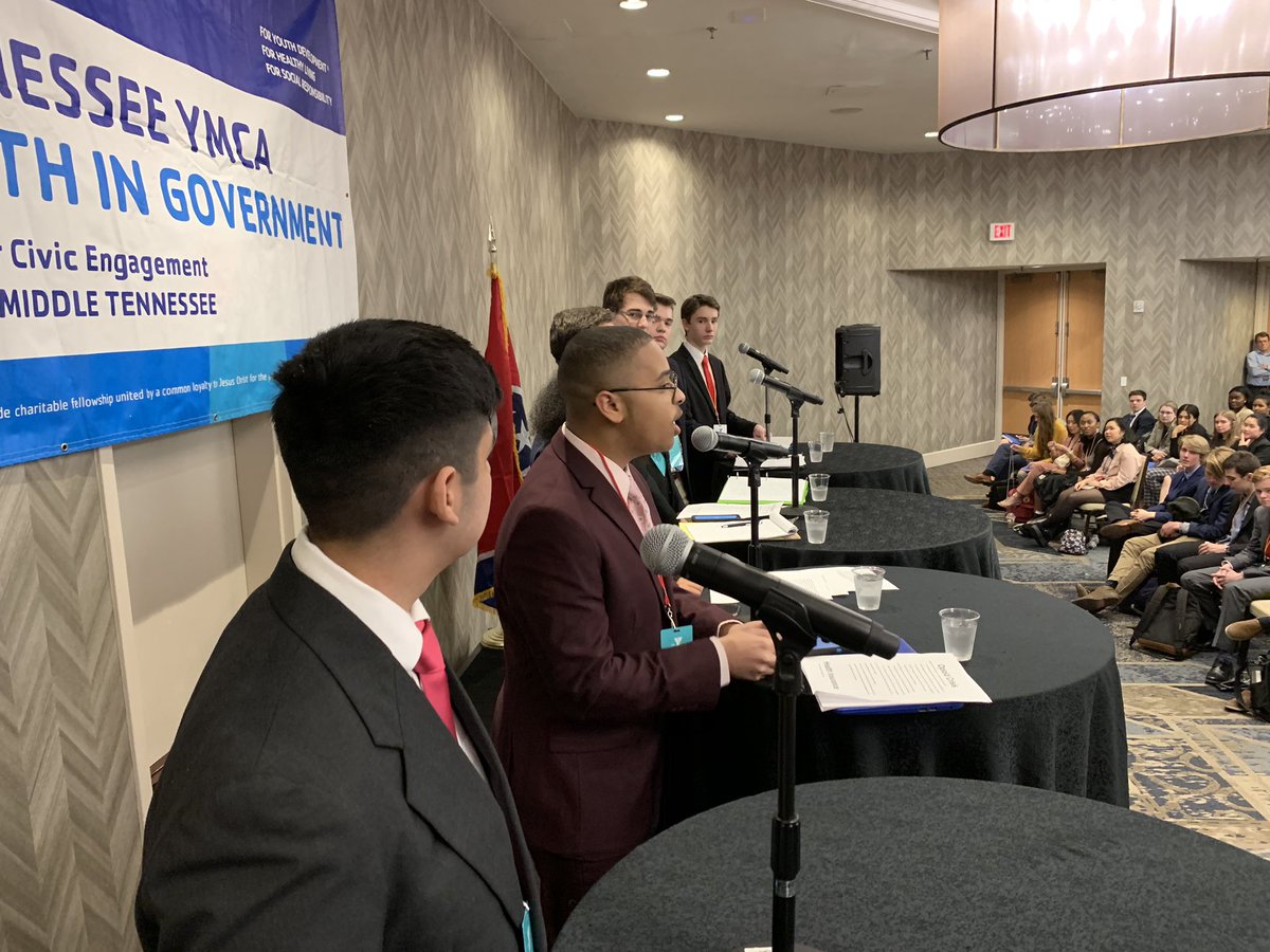 HayslipSteve's tweet photo. Proud and Honored to once again serve as Moderator for the @TNCCE Gubernatorial Debate! Hundreds of the brightest high schoolers in #TN are taking part! #brightfuture #sharpkids https://t.co/Tdgo67p7QA