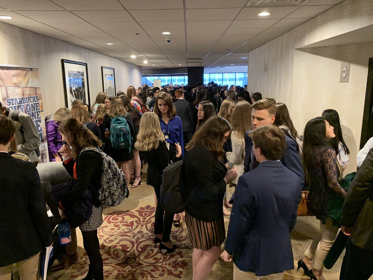 HayslipSteve's tweet photo. Proud and Honored to once again serve as Moderator for the @TNCCE Gubernatorial Debate! Hundreds of the brightest high schoolers in #TN are taking part! #brightfuture #sharpkids https://t.co/Tdgo67p7QA