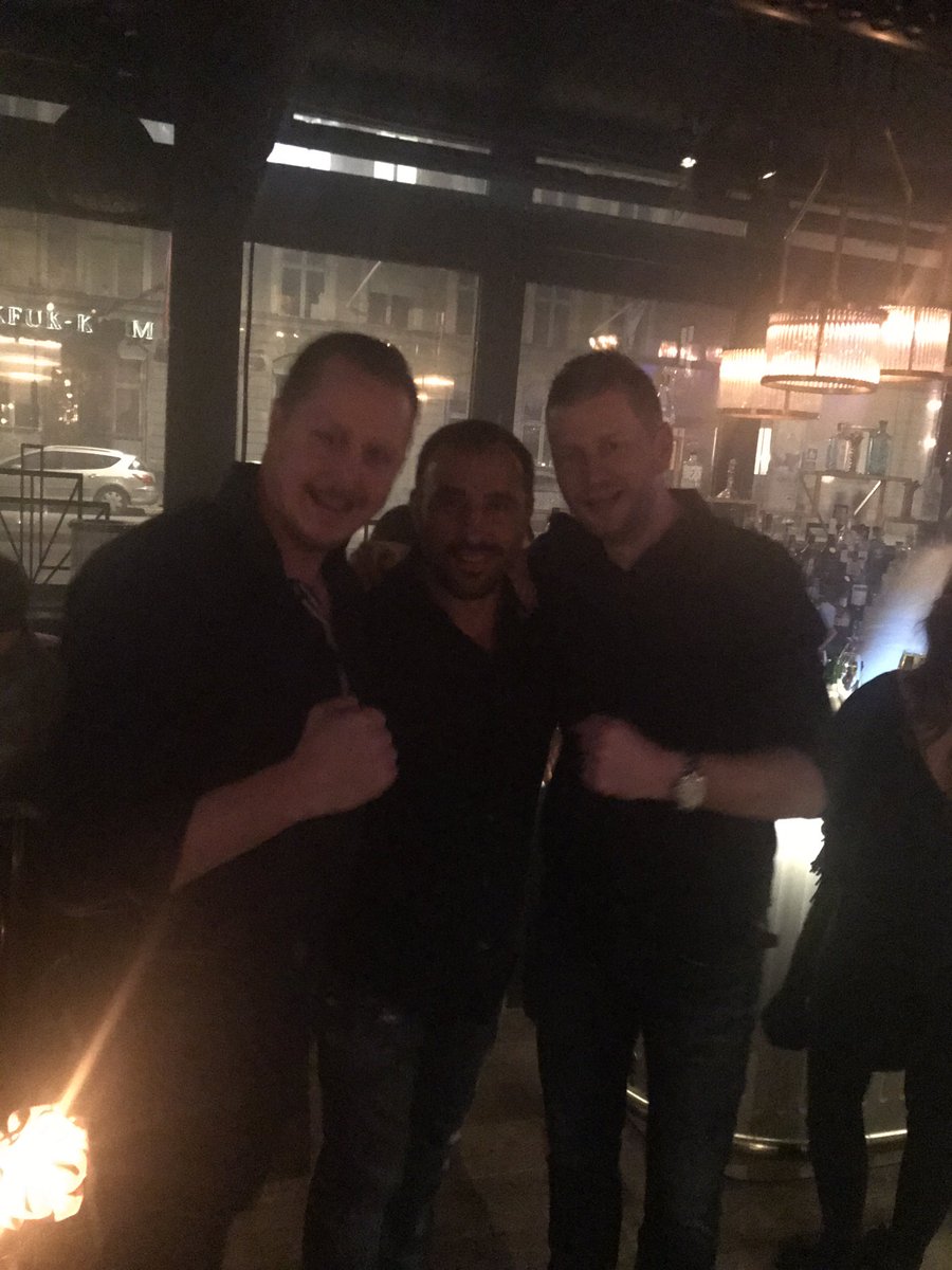 När Ara vill ha en bild ställer man upp!✊✊