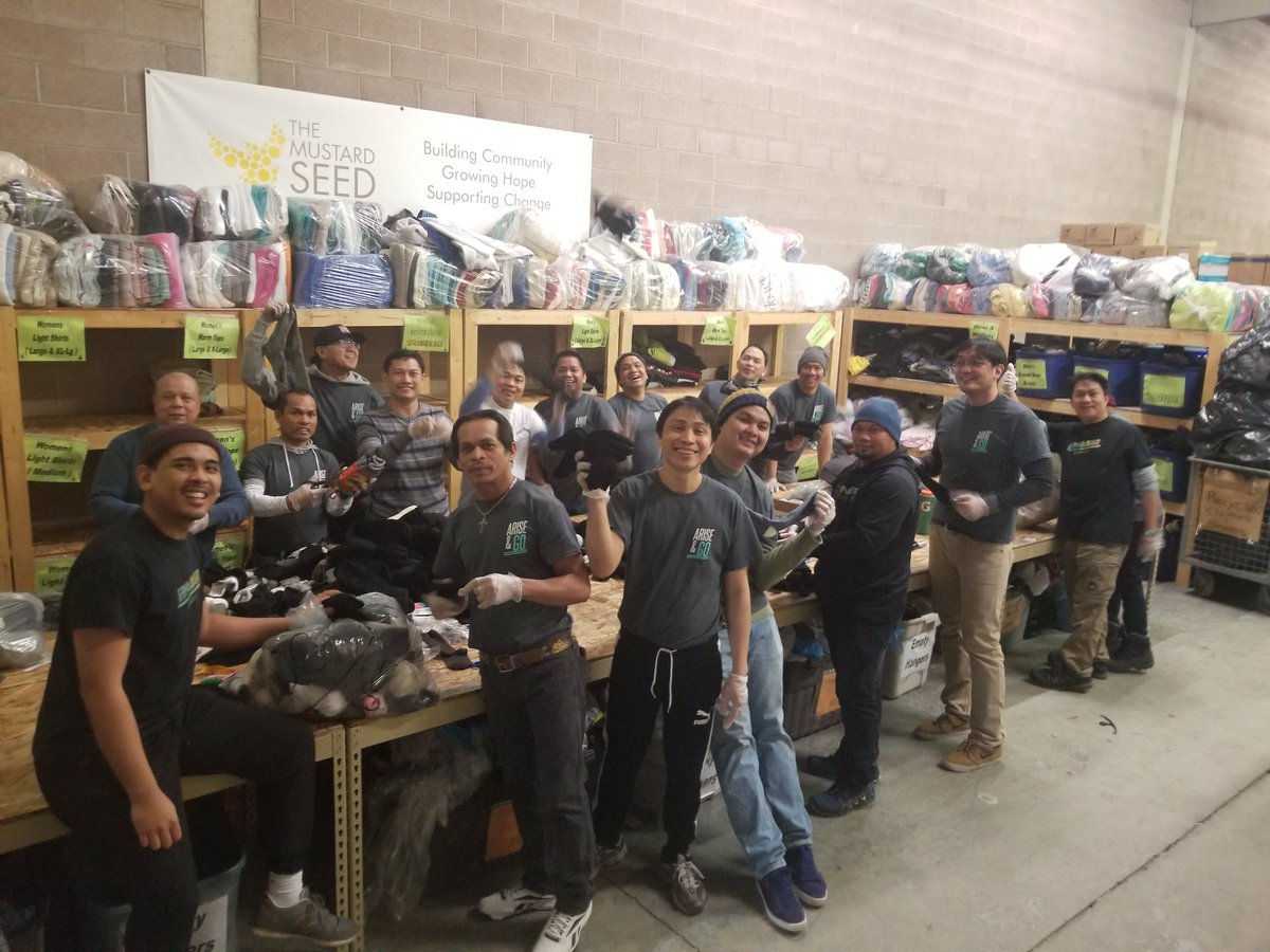 volunteerloves's tweet photo. Who would have thought folding socks could be so much fun 🙂🧦
The group from @nlcimchurch sure thought so !
#volunteering @mustardseedyyc 
Sorting Centre is a great way to spend time with friends while also helping provide clean,dry socks for our guests staying at the Shelter ❤ https://t.co/NTDvVDVOG9