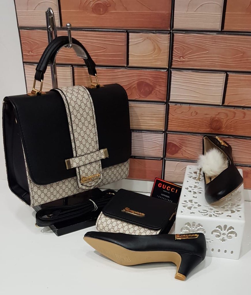 😍جديدناااااا
🌹طقم عباره عن شنطتين 
👜شنطه قوتشي 
🌹حجم وسط 
👜شنطه قوتشي صغير
🌹خامه نضيييف 
🌹حبل طويل 
👟شوز قوتشي انيق ومميز 
🌹المقاسات من ٣٦ الي٤١ 
👌🏻فقط ب240 ريااااال😍

 #همثون36

 #لايحجب_الجمال_متعصب_وغربال
