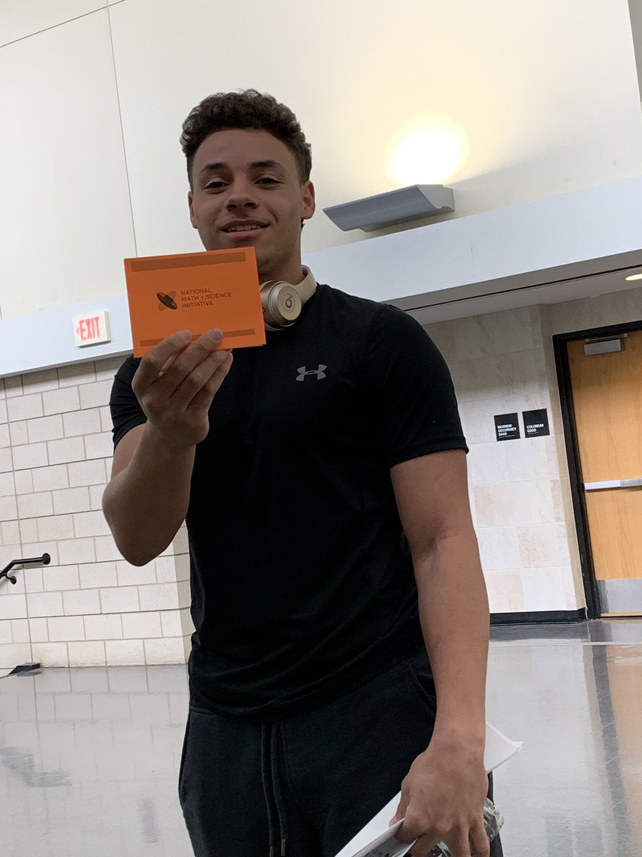 KueenSpencer's tweet image. Today completed round two of AP study sessions with #APstats, #APCalculus, and #APCSPrinciples. May will be here before we know it, and my hat goes off to these students who continue to work hard now so that they can play hard later. @NMSI #expectsuccess #countdowntoMay