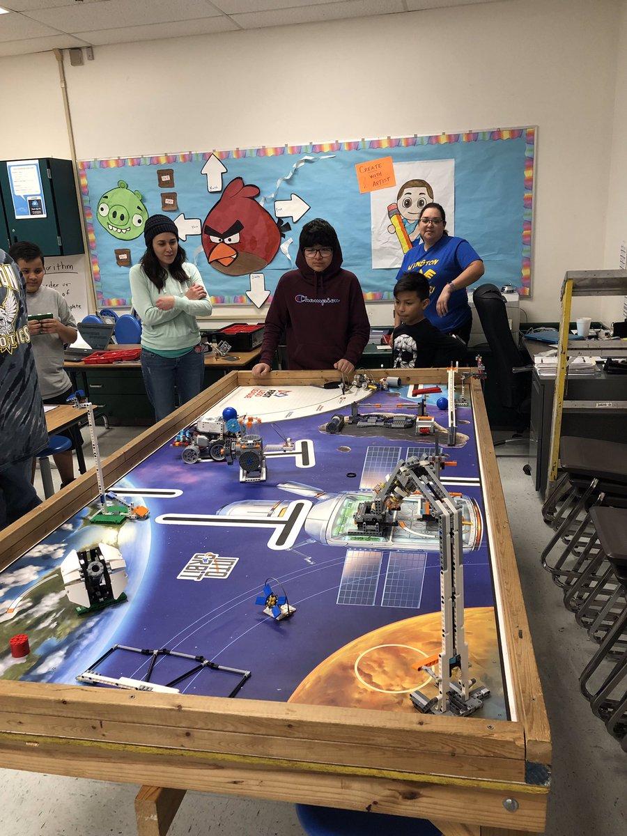Winston_ISE's tweet photo. Our teachers and scholars never stop! Here they are at Robotics practice on a Saturday! #WinstonWins #WinstonRobotics #EagleBots #LearningNeverStops #DedicatedScholarsAndTeachers #TeamWinston @EISDofSA @DrH_OnTheEdge @SouthwickAndrew @samigari7 https://t.co/9kGE2HDGxO