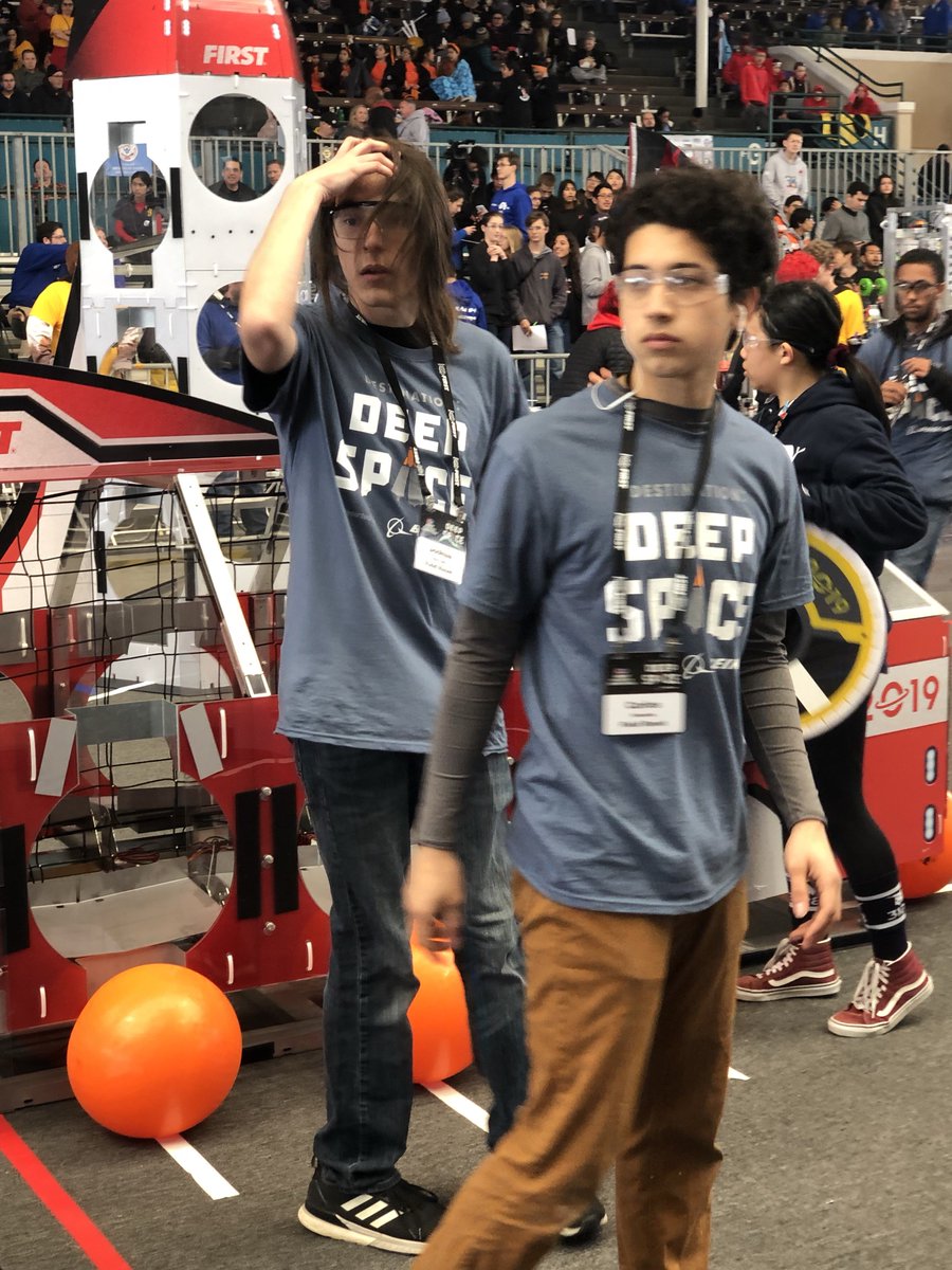 darinandersen's tweet image. Great group of #Volunteers #FirstRobotics #NXTRobotics @FirstRobotics #DeepSpace
