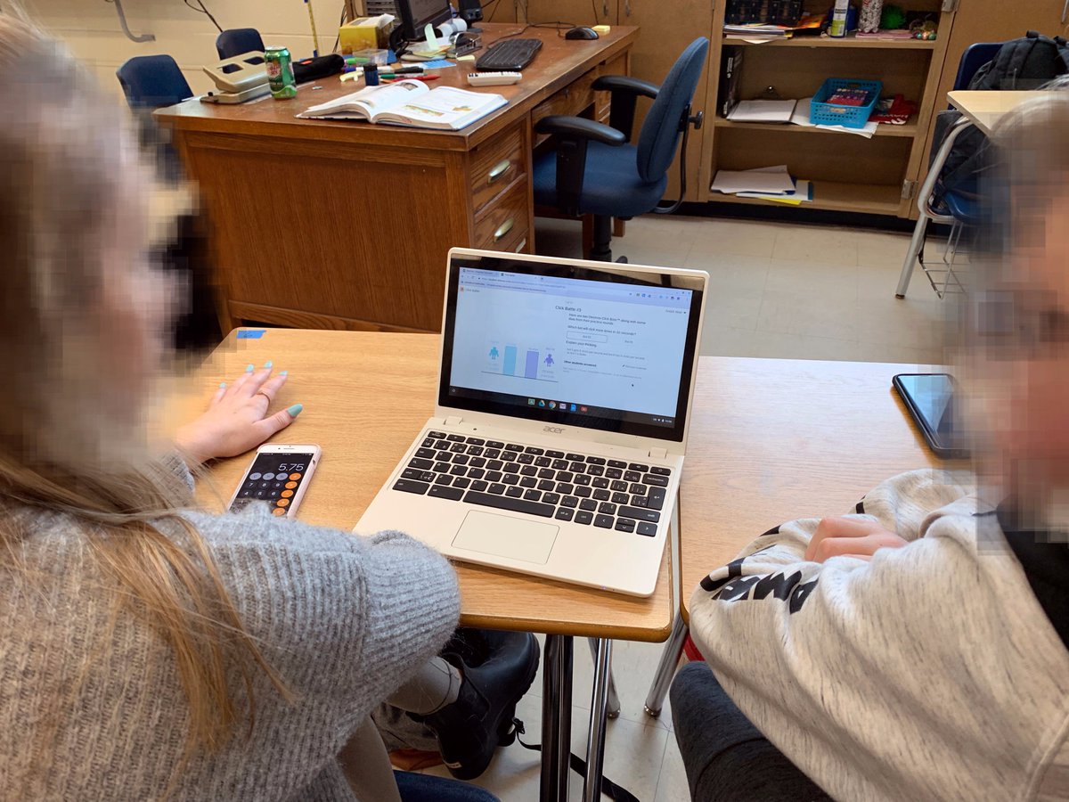 JenBrownEdu's tweet image. #MFM1P Ss were very engaged in @Desmos #ClickBattle activity as an introduction to unit rates.  Ss used both unit rates and scaling up ratio strategies to determine which bot won.  Out fastest clicker got 135 cps! Can your class beat that? #ChallengeIsOn #TVDSBMath
