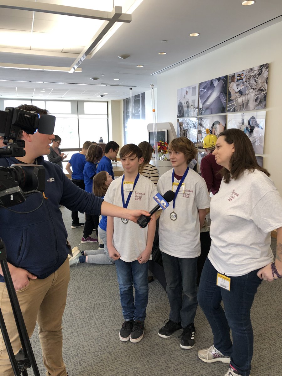 GEResearch's tweet image. Scenes from today&apos;s @DOE_SC_NSB Regional Qualifiers @GEResearch Center in Niskayuna @NavalNuclearLab - car races, science demos, MS and HS students going head-to-head in team competition to test their knowledge and skills in science and math - #ScienceStars #STEM