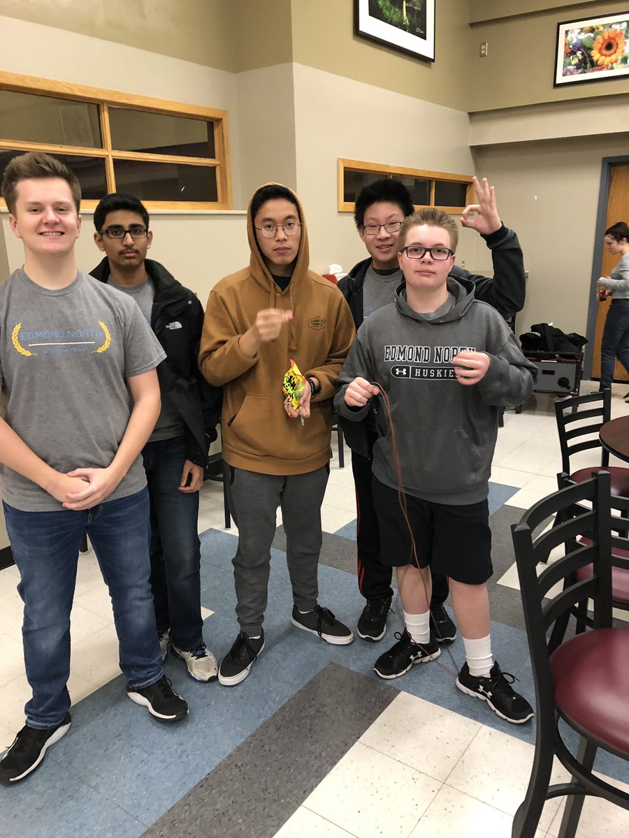 moeckel56's tweet photo. Currently 3-1 moving onto the next round at #froshmore state academic team https://t.co/3Av4m2Khcv