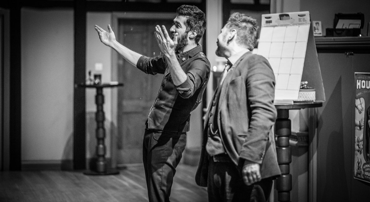 SylarMagic's tweet photo. @steverowemagic has mastered the art of making his face disappear 

Come see our shows at @KABerkhamsted every month 👽🧙🏻‍♂️

Tickets here https://t.co/uBT4H5VDOI

📸 by @HJMPhotography 

#magic #shows #berko #tring #events https://t.co/J507dCezn7