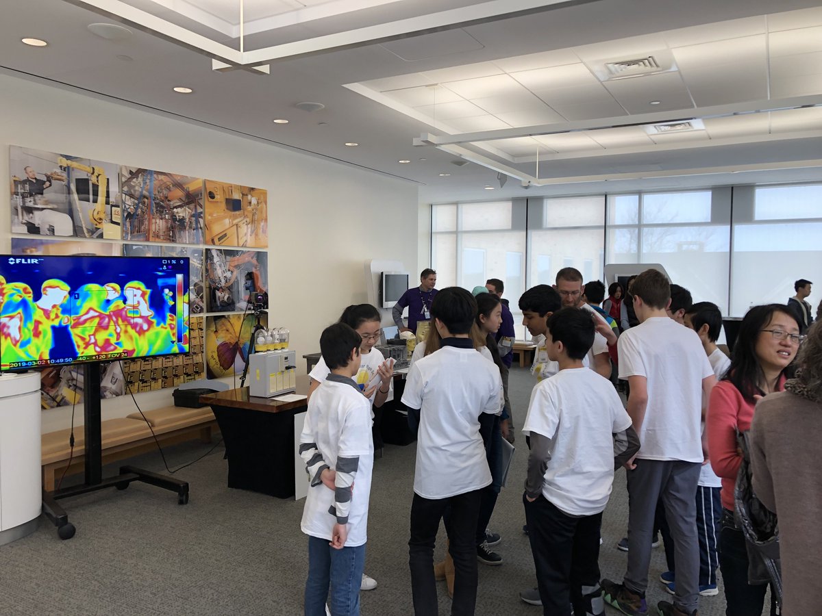 GEResearch's tweet image. Scenes from today&apos;s @DOE_SC_NSB Regional Qualifiers @GEResearch Center in Niskayuna @NavalNuclearLab - car races, science demos, MS and HS students going head-to-head in team competition to test their knowledge and skills in science and math - #ScienceStars #STEM