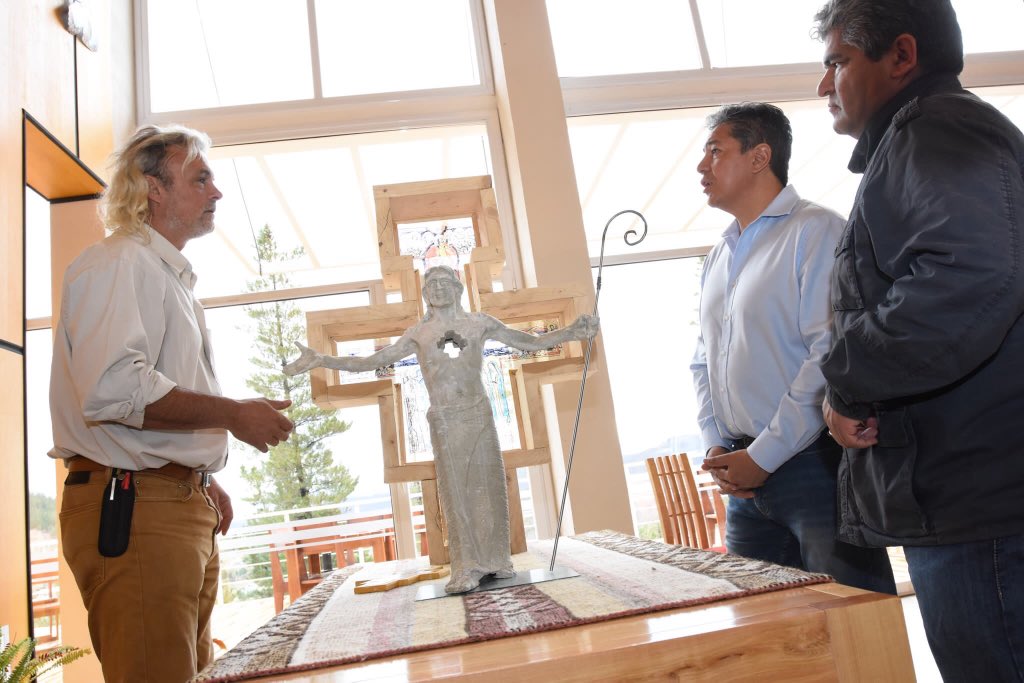 Rolo_Figueroa's tweet photo. En @MunicHuingan_co se construirá la obra del Sagrado Corazón de Jesús de #AlejandroSantana.
“son obras potentes que movilizan la fe, y a la vez generan desarrollo a través del turismo religioso en cada uno de los lugares donde fueron emplazadas”. https://t.co/5RF192ZGzw