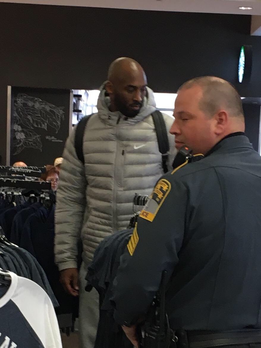 UConn Bookstore tweet media