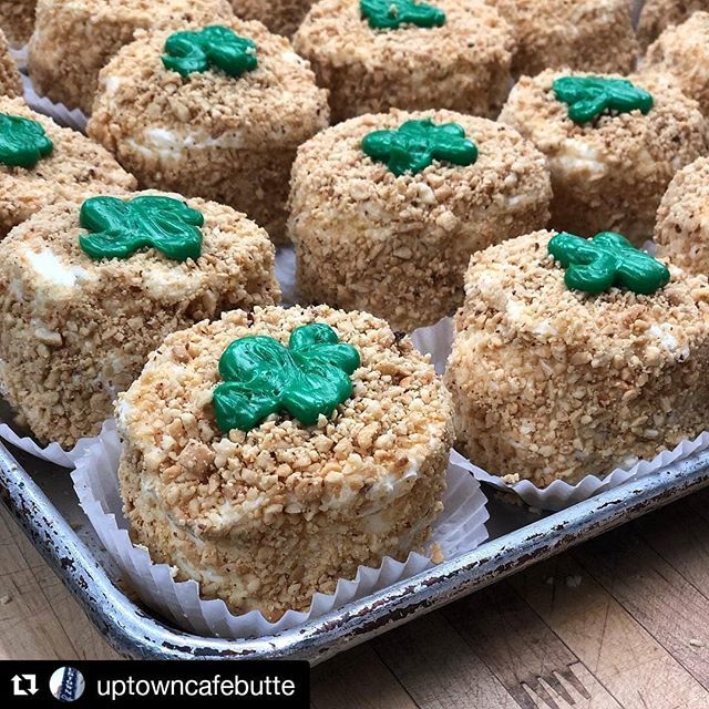 Butte_Elevated's tweet photo. Keep the St. Patrick's Day themed food coming! If you haven't tried a Blarney Stone, make sure you try one of these sweet and nutty treats this month while they last.
#ButteElevated #ButteStPats #VisitButte #StPatricksDay #Irish #BlarneyStone #Food #D… https://t.co/L1j41xjysS https://t.co/fe3FhlDpUJ