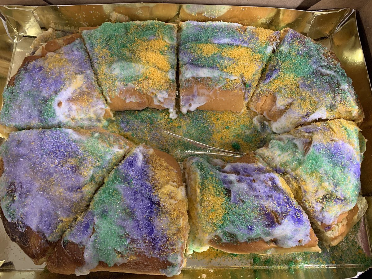 OfficialBooRays's tweet photo. We got that original and praline Gambinos King Cake!  Come try a piece and see if you get the baby! 🎉🎺🎭 https://t.co/nRIBSK3BI2