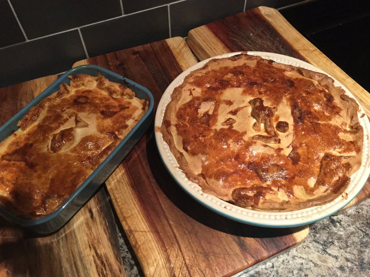 DanielHaywood's tweet photo. #piewatch @tom_doodson @ACswim Chicken Pie & Salmon Pie. https://t.co/ybU7M8uKIW