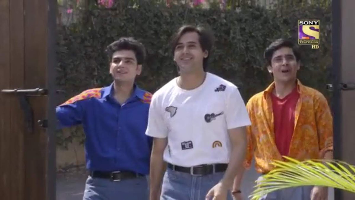 'APNA GHAR'After having shifted places,if sam felt home in someone except his nanu, it was Naina & hence he finally decided to leave behind all his houses to have one home belonging to just them cos for him any palace is smaller than her abundant love. #YehUnDinonKiBaatHai