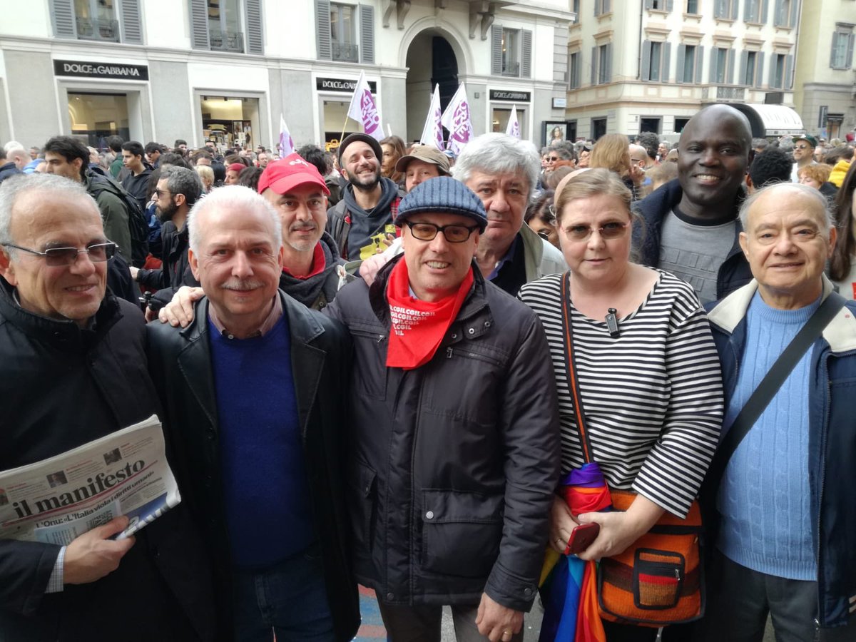 Cgilvarese's tweet photo. Oggi a Milano #people #primalepersone https://t.co/03OiDPdkBI