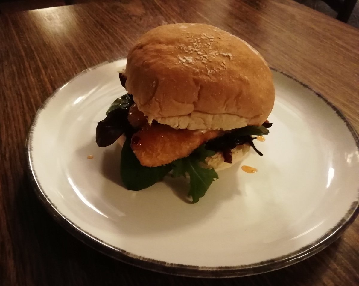 Food for thought???
Halloumi burger with a grilled filed mushroom,onion relish ,salad and drizzled with sweet chilli .
A try out for our new bar menu !