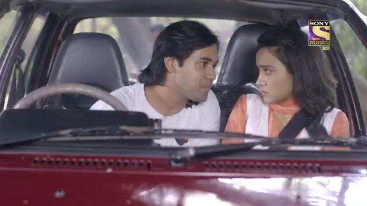 THE LAST DATESamaina will have many dates in future bt as man & wife where no one would stop them but this was the last time they met as SAMEER MAHESHWARI &NAINA AGARWAL hiding from the families before embarking on a journey to start their own fam  #YehUnDinonKiBaatHai