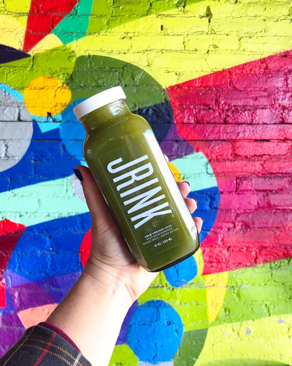LifeAtLizDC's tweet photo. Afternoon pick-me-up, courtesy of @JRINKjuicery on 14th St! We can’t wait to *officially* join this vibrant neighborhood. ✨#LifeAtLizDC https://t.co/jyr4dbip1d