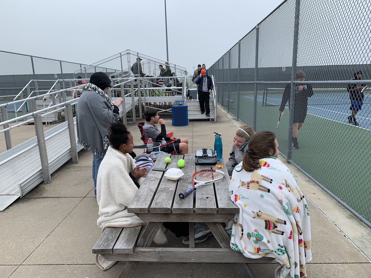 ham_283's tweet photo. #MHSDogs Leah and Kathryn advancing to doubles championship. Cort also advancing to championship. https://t.co/uWHz4qpCrG