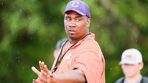 JR_Sandlin's tweet photo. What a legend! If you are getting recruited by @CoachToddBates what a true treat. He GETS IT! CARES for his recruits and players. Hands down one of the BEST! https://t.co/ppYjYKQf08