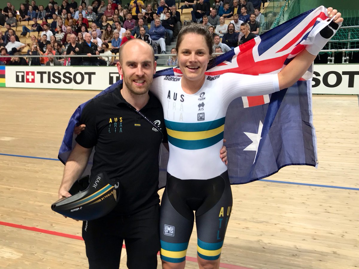 🇦🇺🏳️‍🌈 Talk about a career title! 🙌 Ten years after making her Worlds debut on this very track & 48 hours after soaring to the team pursuit world title, Sydney’s @ash_lee666 Ashlee Ankudinoff produced a stirring victory in the individual pursuit. 👊🏼 #AusCyclingTeam #pruszkow2019