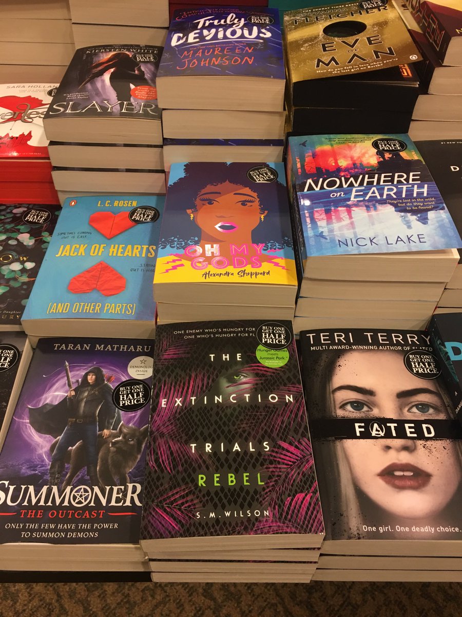 SarahLStewart_'s tweet photo. Yummy YA table ⁦@Bluewaterstones⁩ today feat delectable #extinctiontrials Rebel ⁦@susanwilsonbook⁩ https://t.co/vRfFFqBmNY