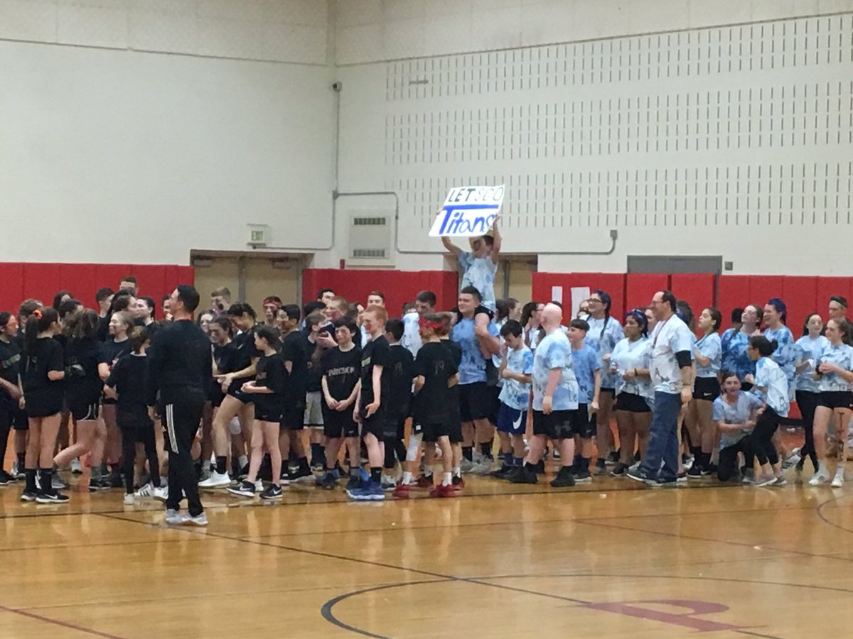 ms_FaySherlock's tweet photo. Sports Night 2019! Great job to all who participated! #WeArePlainedge https://t.co/RhnLIWnGRG