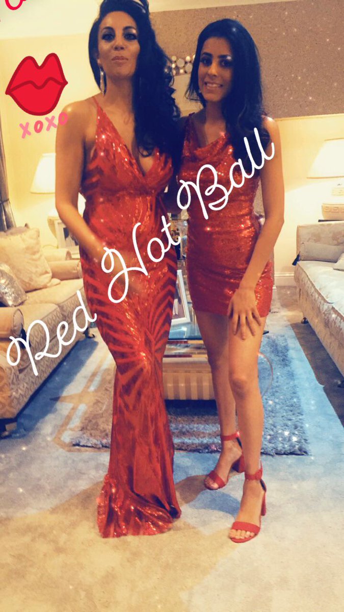 samina_monaghan's tweet photo. Out with my big Girl tonight #mumdaughter #girlfun #Redhotball #Glasgow @khayianamaria 💋💋 https://t.co/gzZWE3U3QD