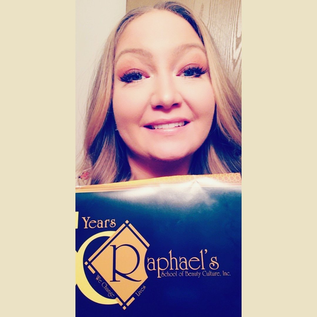 AcadiaBc's tweet photo. L👀K at what I'm doing in mid-March bebe! #zoomin #readTheFinePrint #iamAcadia #cantstopme #byebitch💋 #herecomesAcadia #beautyschool #beautyschoolhereicome #lashWorldBoutToBeLit #cosmetologyschool #smallsteps #makingmyMFdreamscometrue #gamermom https://t.co/iLeFM2SABj
