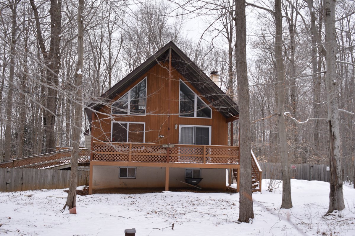 POCONOREAGENT's tweet photo. New listing  a real gem #poconos #pmlrealty #tunkhannocktrails #longpondpa https://t.co/NcqUXWkvrM