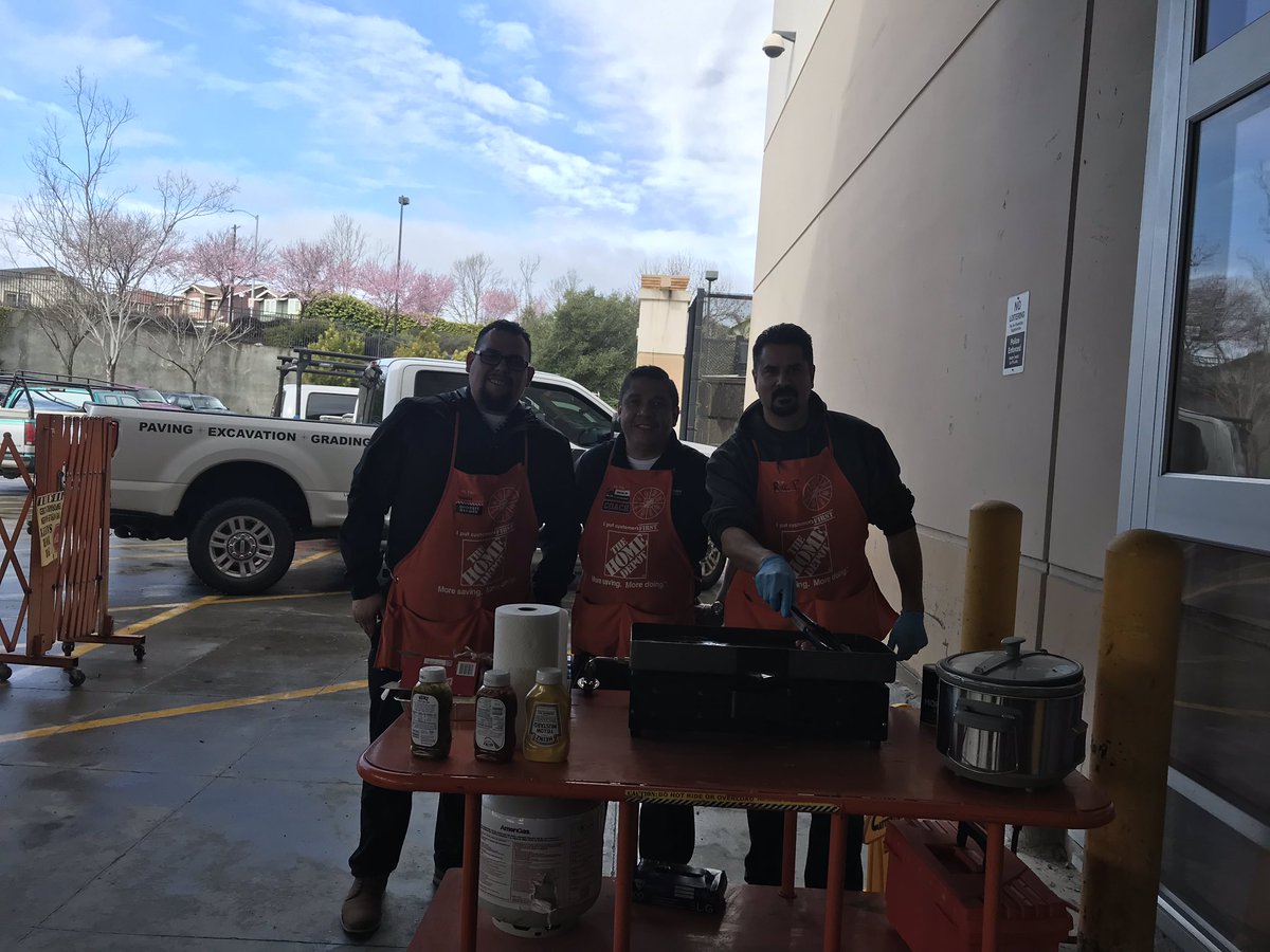 BrandonLopezHD's tweet photo. Rain or shine we’re still out here driving pipeline. #serviceevent #letsgetitdone @merling1069 @SteveWoodsHD @johnnyborange https://t.co/CHLhI8gCFX