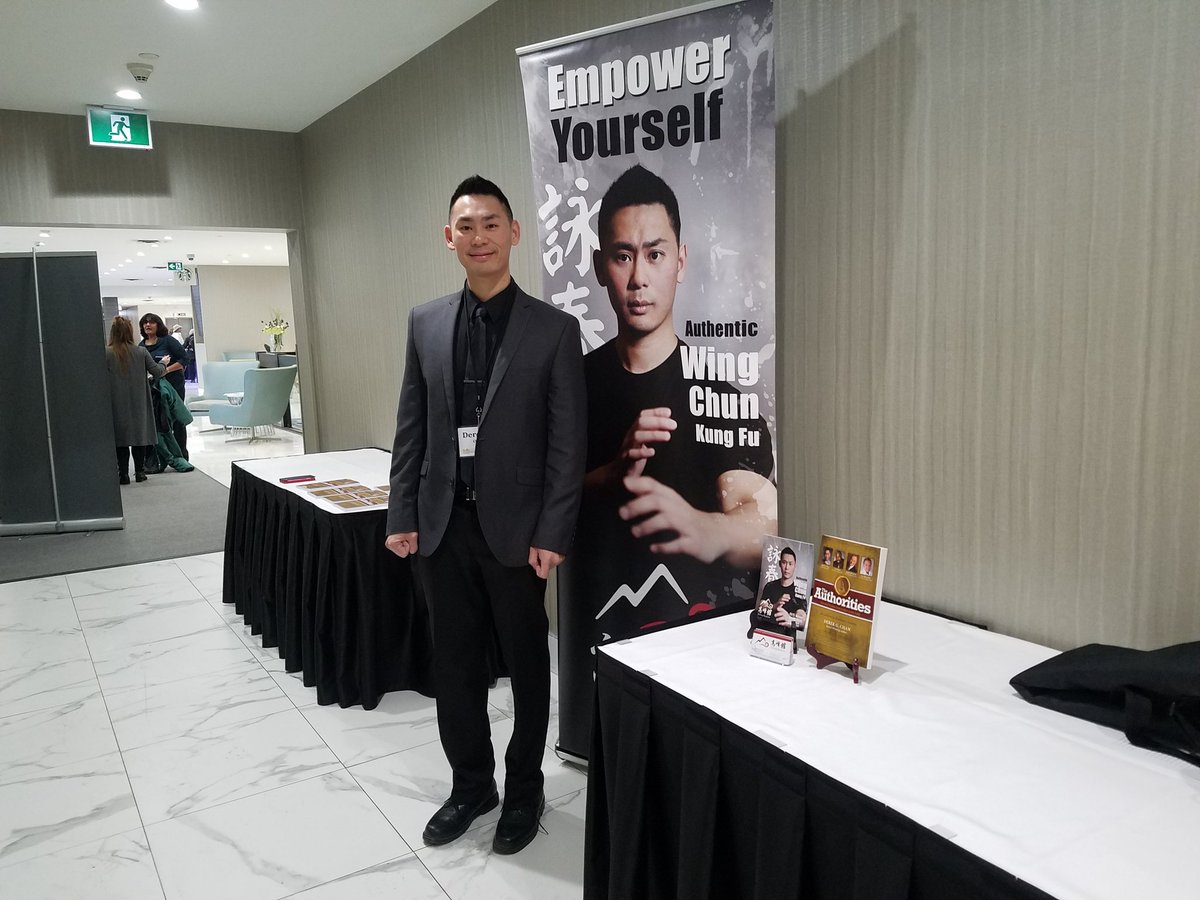 derekgchan's tweet photo. #author #toronto https://t.co/D9hBoClHqG