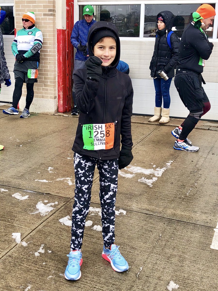 Emjay1028's tweet photo. First race of the 2019 #TourDePatrick done! #Irish5k #Pawtucket #RI #KissMeImIrish #ViewFromAfternoonRun #5k #Runner  #StPatricksDay https://t.co/pubeUa1mt2